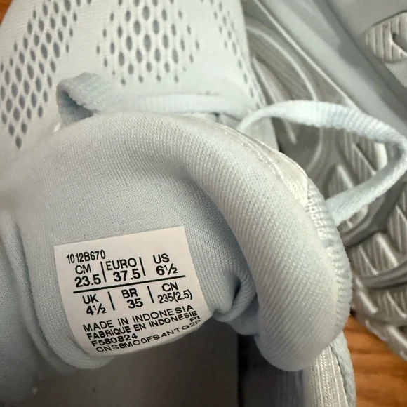 ASICS Women's GEL-KAYANO 31 Athletic Sneakers - Picture 4 of 6